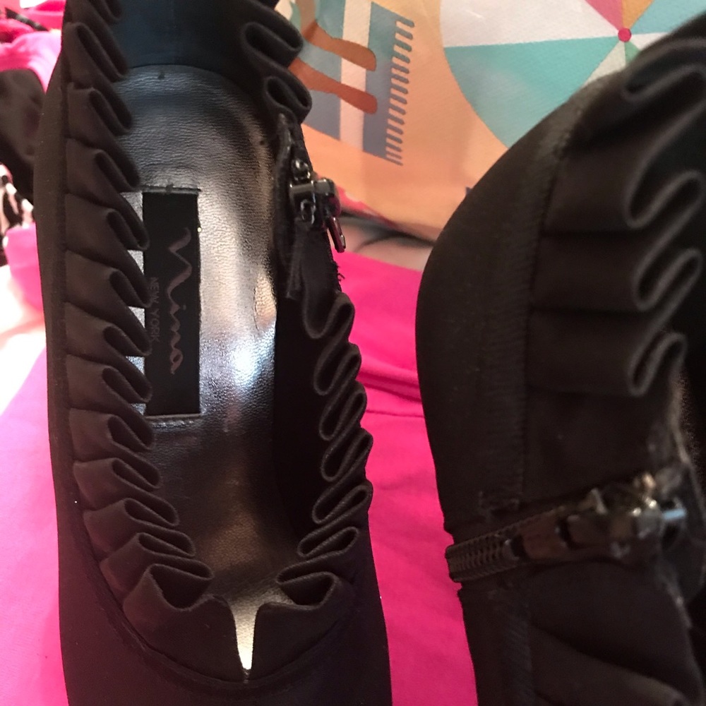 Nina Ruffled Booties - Picture 4 of 5